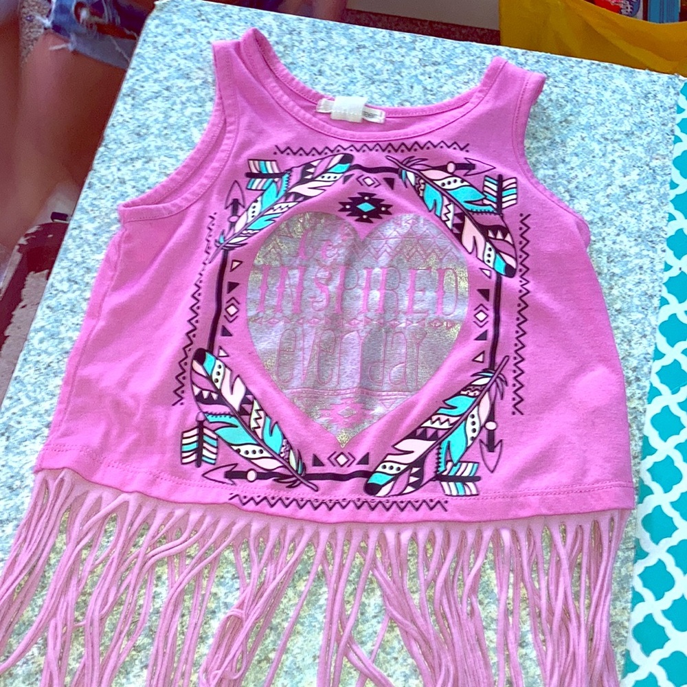 A tank top/shirt